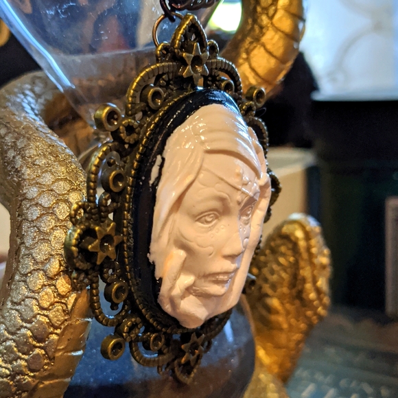 Día de los Muertos Cameo - Picture 4 of 8